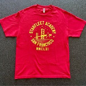 Star Trek Red Starfleet Academy San Francisco AAA T-shirt Size Large